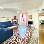 Apartment Domus Mari A Due Passi Dal Mare Cincinnato *