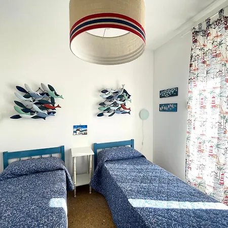 Domus Mari A Due Passi Dal Mare Cincinnato Apartmán *